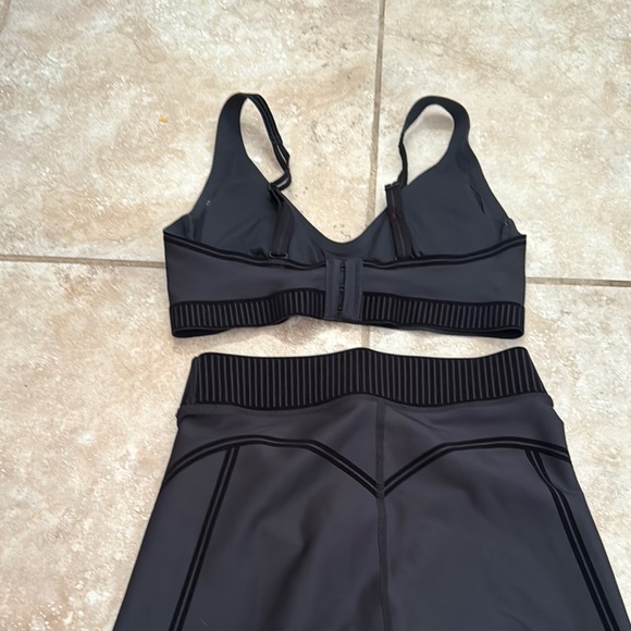 Alo Black Sports Bra and Leggings Set - Picture 4 of 5